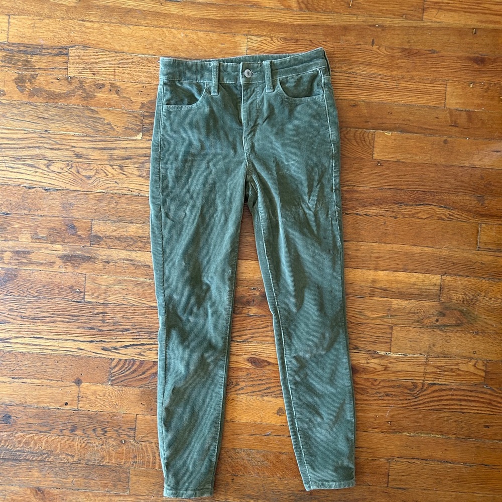 0 short American Eagle Outfitters green high rise jegging cords